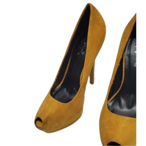 SUEDE Platform Heels - Picture 5 of 8